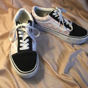 Platform pink checkered old skool vans